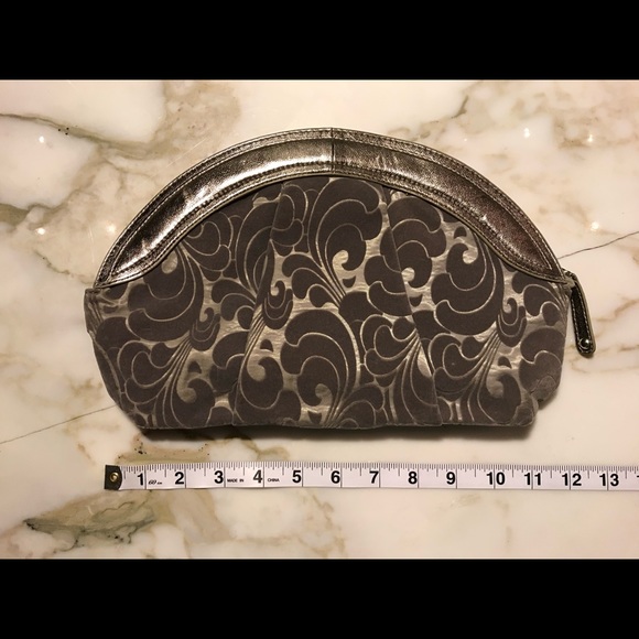 Clam shaped Grey Velvet Clutch - Picture 3 of 3